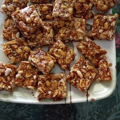 A picture of Mungfalli till ki Chikki / Peanut chikki.
