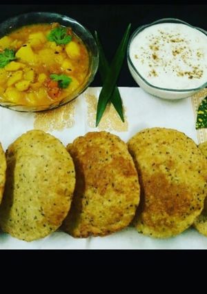A picture of Masala Aloo Puri.