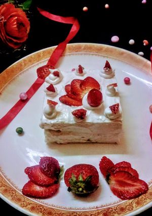 A picture of Instant Eggless strawberry🍰 cake.
