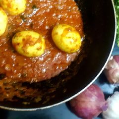 A picture of Egg curry.