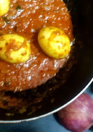 A picture of Egg curry.
