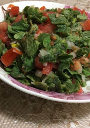A picture of Thyme salad (salatet zaatar).