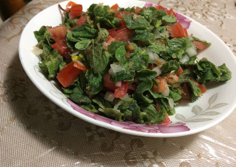 How to Prepare Quick Thyme salad (salatet zaatar)
