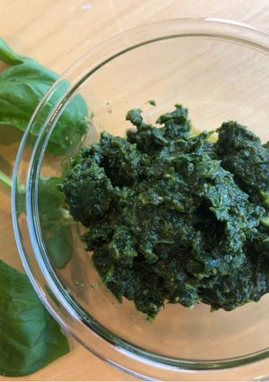 A picture of Italian Genovese Sauce.