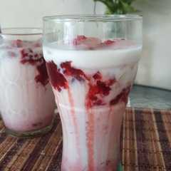 รูปของ Korean Strawberry Milk