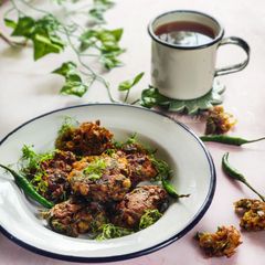 A picture of Malabar spinach pokada.
