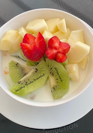 A picture of Healthy Fruity Breakfast.
