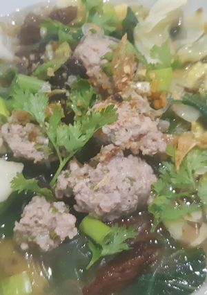 รูปของ แกงจืดใบอ่อมแซบ หมูก้อนใบเนียมหูเสือสับ