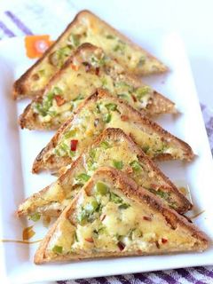 சீஸ் பிரட் டோஸ்ட் (Cheese bread toast recipe in tamil) செய்முறை முக்கிய புகைப்படம்