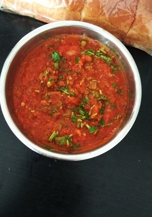 पाव भाजी (Pav Bhaji recipe in Hindi) रेसिपी मुख्य फोटो