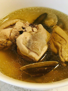 剝皮辣椒蛤蜊雞湯 的食譜成品照片
