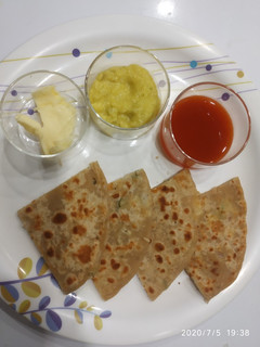 A picture of Paneer onion paratha.