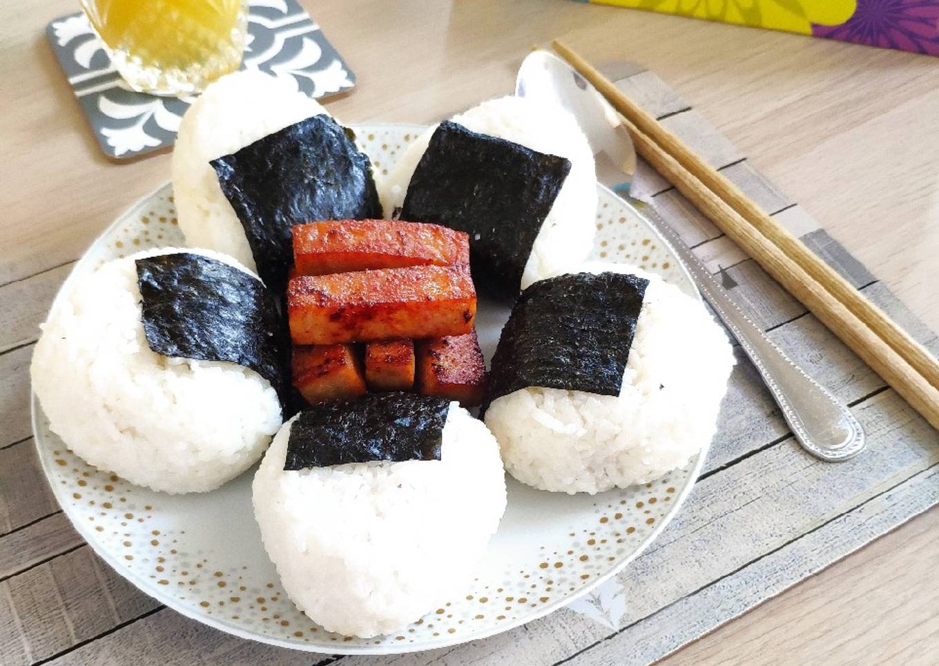 Nasi kepal segitiga (jumeokbap)