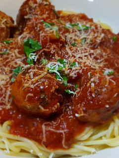 Olasz paradicsomos húsgombóc spagettivel recept fotója