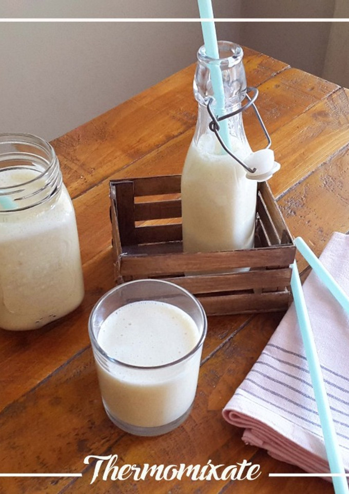 Una foto de Smoothie de mango, plátano y vainilla con Thermomix