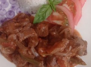 Una foto de Goulash de vacuno al estilo Holandés