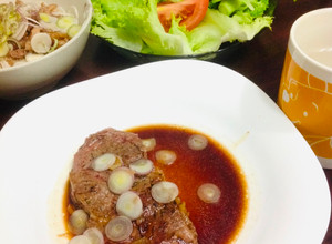 Una foto de Salsa de bistec japonesa🇺🇾🇯🇵ビーフステーキ和風ソース