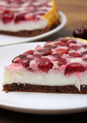 Meggyes-joghurtos torta recept fotója