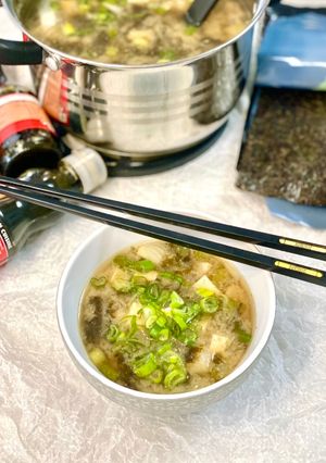 Une photo de Miso Soup au bouillon de légumes