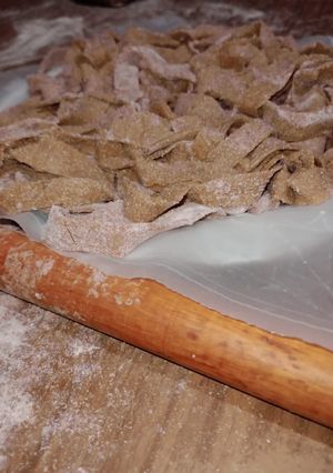 Una foto de Fideos integrales con huevo