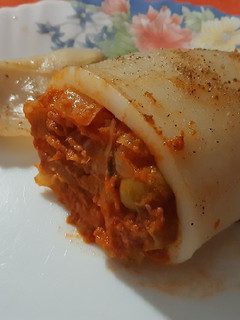 Una foto de Calamar relleno con sobras de salsa para espaguetis