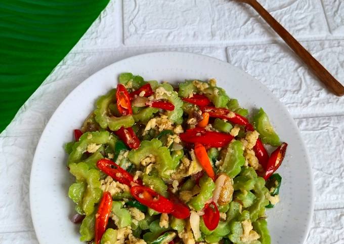 Ini dia! Cara gampang membuat Tumis Pare Orek Telur dijamin nikmat