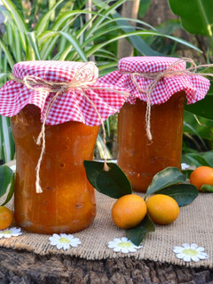 Una foto de Mermelada de quinotos y naranja💞