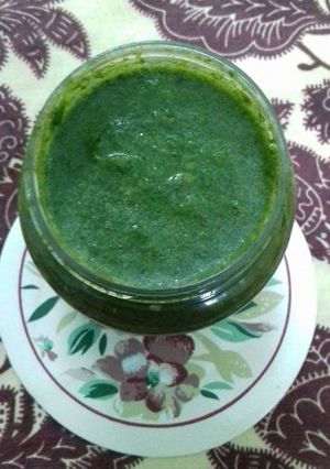 A picture of Green Chutni.