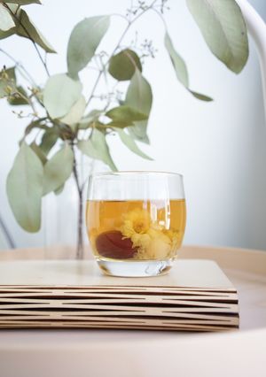 A picture of Longan Red Date Chrysanthemum Tea.