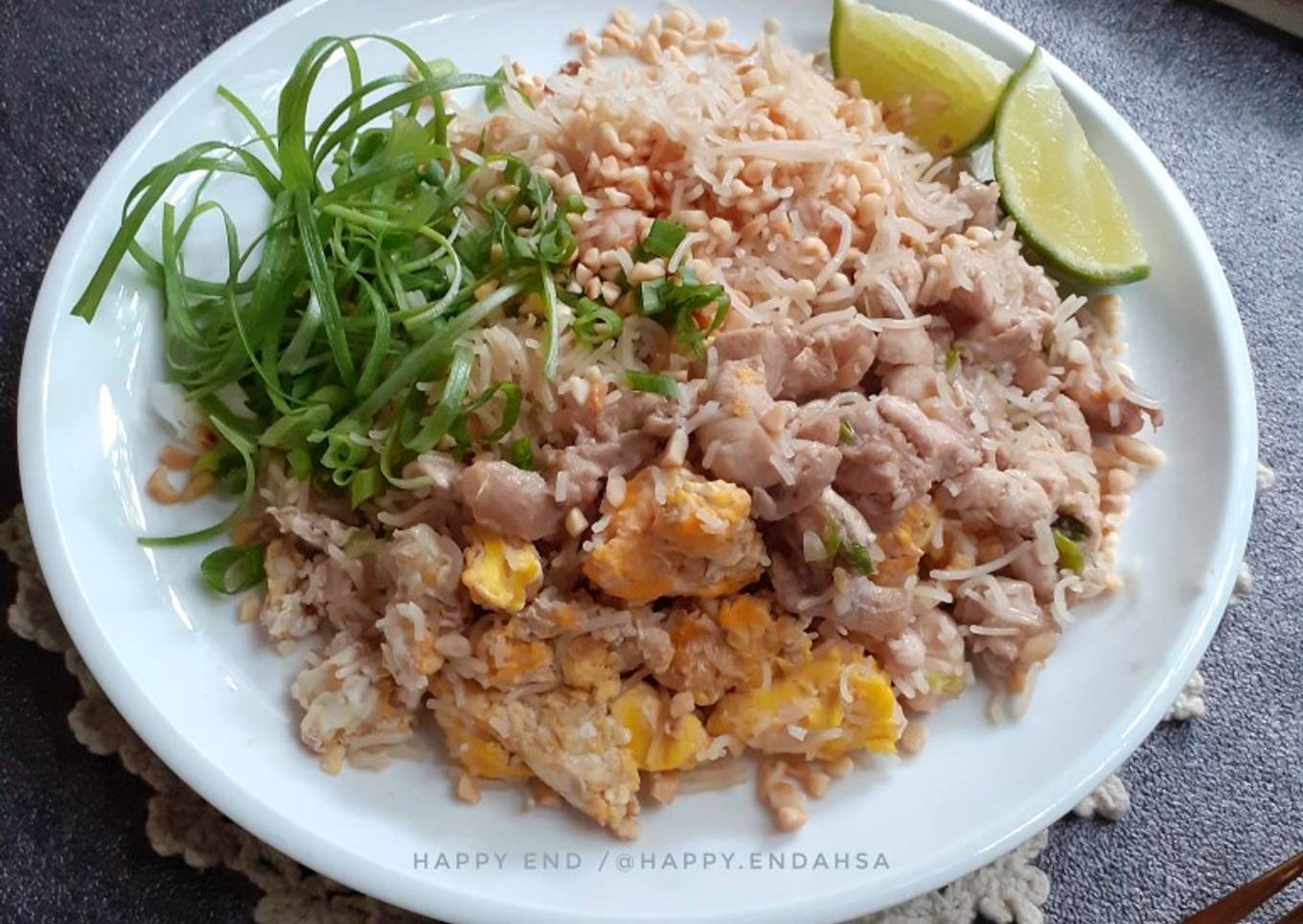 Pad Thai (dengan Bihun Beras dan Ayam)
