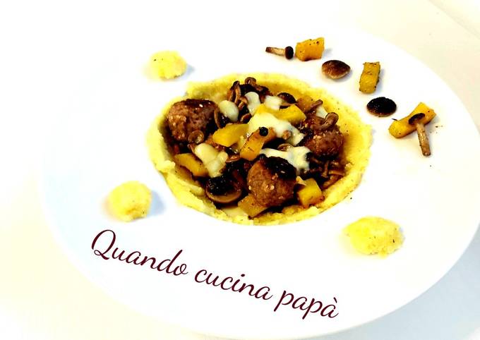 Ricetta di Veloce Bon bon di ragù con zucca, pioppini e fontina filante in tazza di polenta