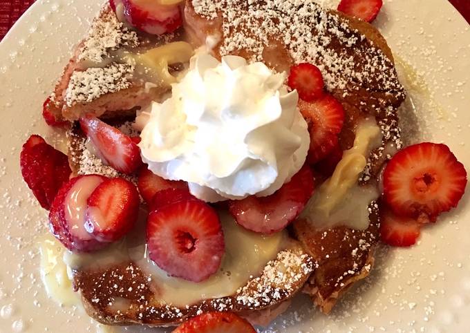 Simple Way to Prepare Homemade Strawberry cheesecake French toast