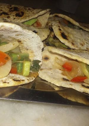 Una foto de Tacos vegetarianos con harina integral