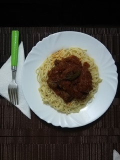 A picture of Spaghetti and meat balls.