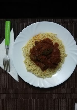 A picture of Spaghetti and meat balls.