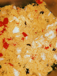 Una foto de Couscous de pollo y verduras