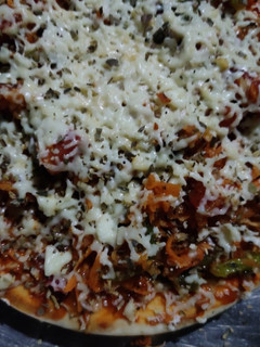 પીઝા (Pizza Recipe In Gujarati) રેસીપી મુખ્ય ફોટો