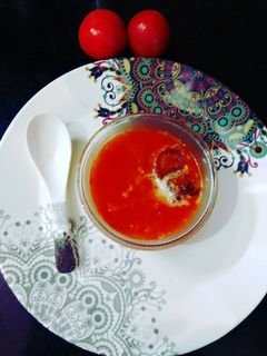 टोमैटो सूप (Tomato soup recipe in Hindi) रेसिपी मुख्य फोटो