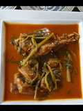 Mole de espinazo de cerdo con verdolagas