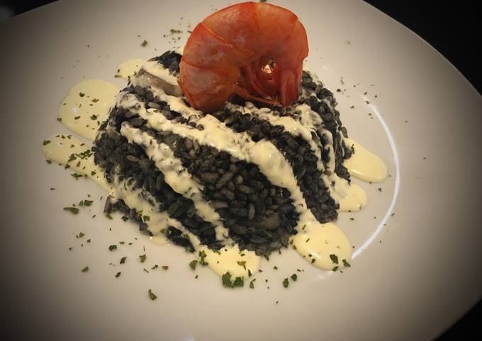 Arroz Negro Con Alioli Ruido En La Cocina