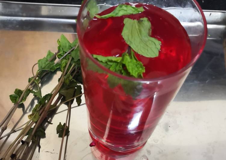 Simple Way to Make Speedy Rose-Mint Juice