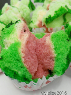Foto resep Bolu Kukus Semangka.... Pecahhhh!!
