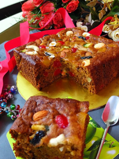 A picture of Fruits and Nuts Cake.