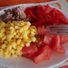 Una foto de Base de Quinoa con verduras y proteína