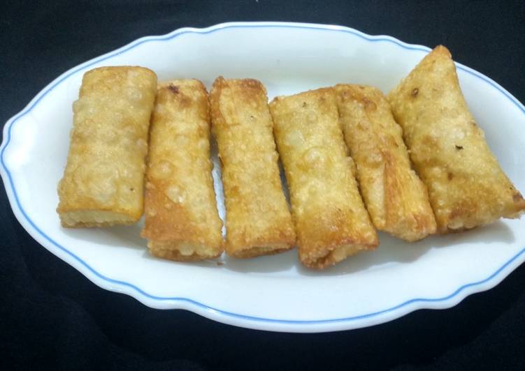 Tandoori chicken rolls
