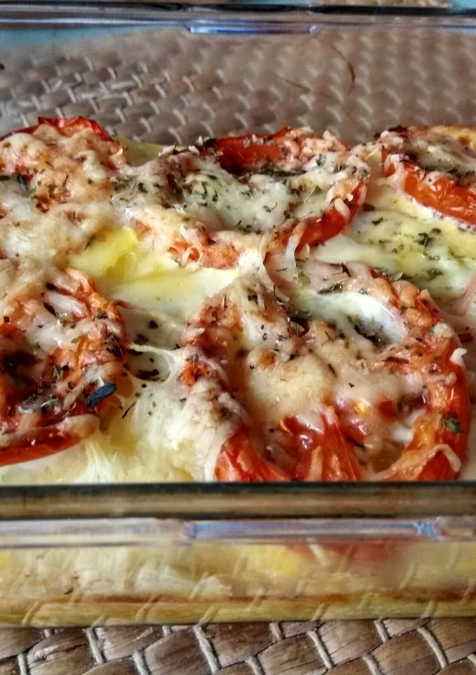 Una foto de Pastel de calabacín, tomate, york y queso