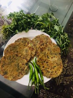 મેથી ના ઢેબરા (Methi Dhebra Recipe In Gujarati) રેસીપી મુખ્ય ફોટો