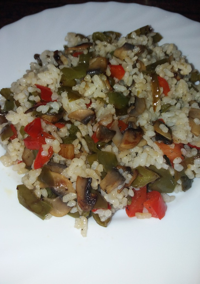 Una foto de Arroz frito con verduras