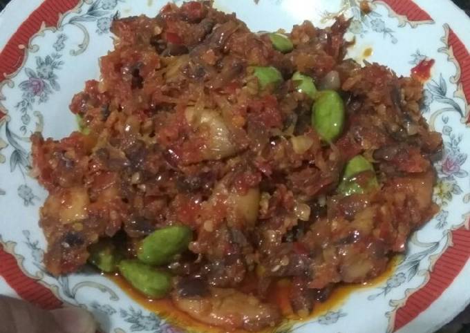 Sambel cumi kering, pete