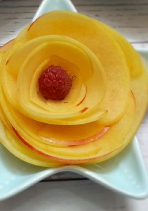 Hình của món Táo ngâm mật ong.